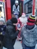 Дед Мороз и Снегурочка - на пожарной машине!