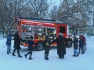 Дед Мороз и Снегурочка - на пожарной машине!